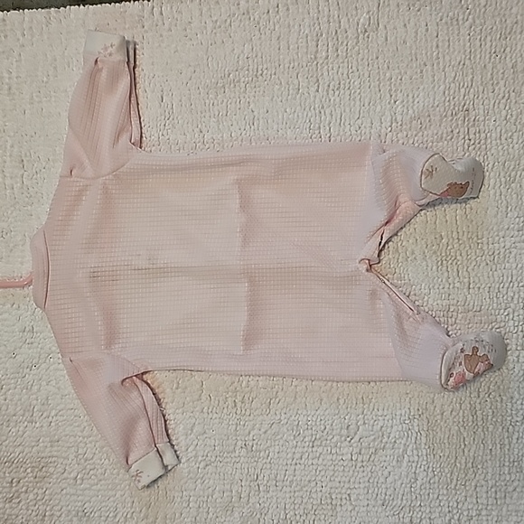 Brand New Very Well Handmade onsie, for size 0-3 months.  In a lovely light pink - Picture 7 of 8
